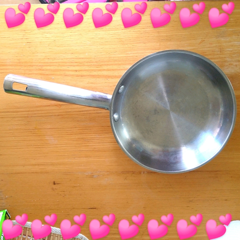 Wolfgang Puck 8" Omelette Pan      0517-10